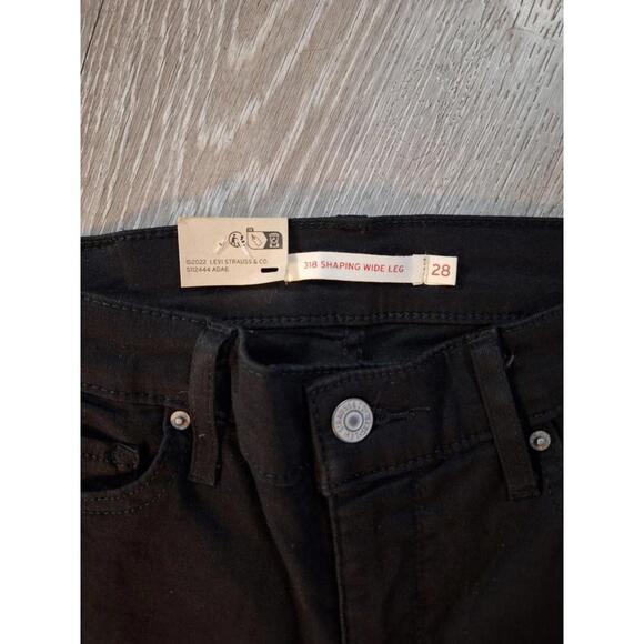 NWT TRENDING Levi Womens 318 Shaping Soft Black Wide Leg Pants Size 28 - Picture 3 of 6